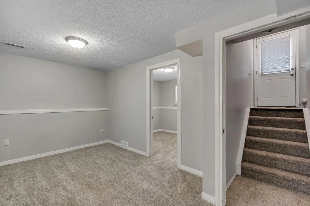 41 Saddlefield Drive NE Calgary AB T3J 4Z9