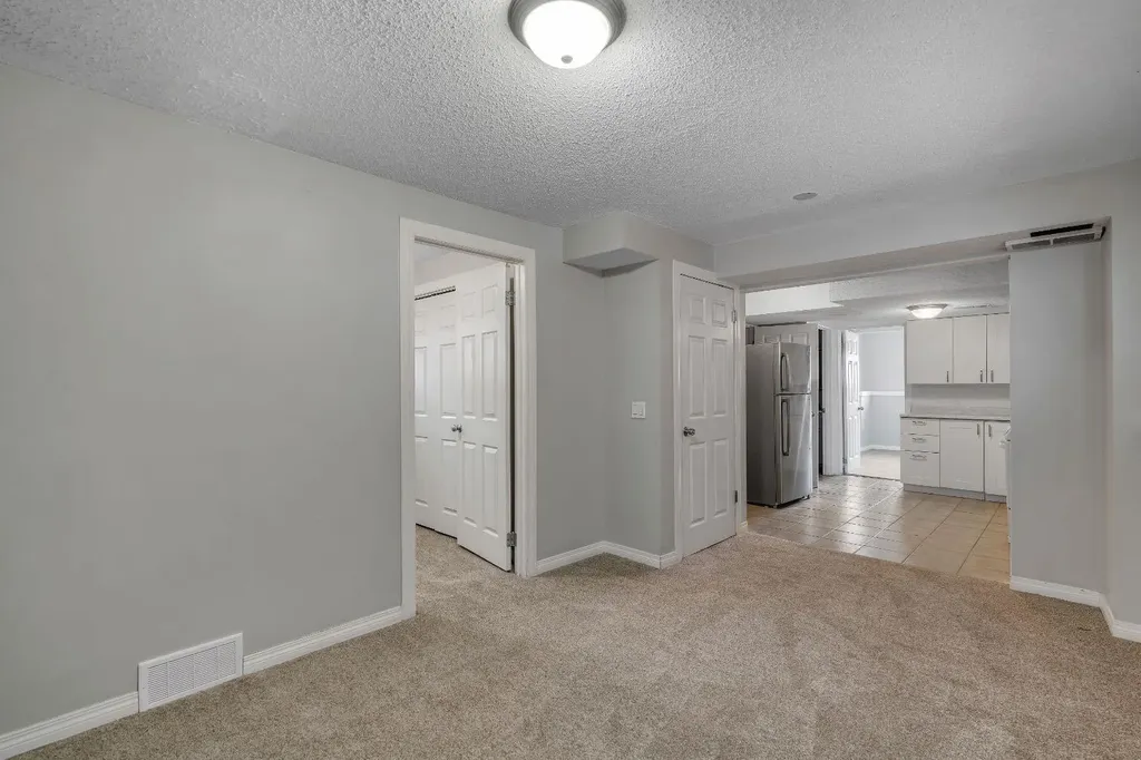 41 Saddlefield Drive NE Calgary AB T3J 4Z9