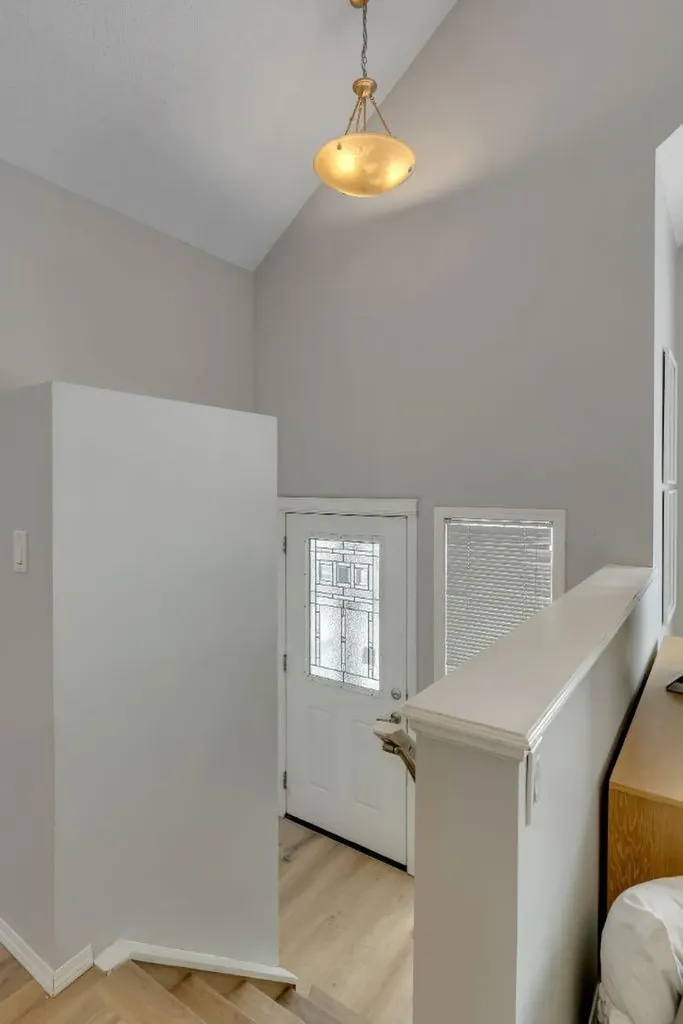 41 Saddlefield Drive NE Calgary AB T3J 4Z9