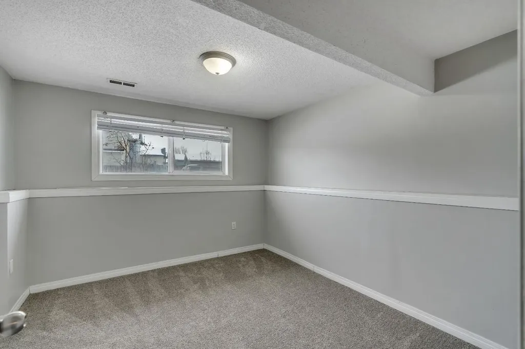 41 Saddlefield Drive NE Calgary AB T3J 4Z9