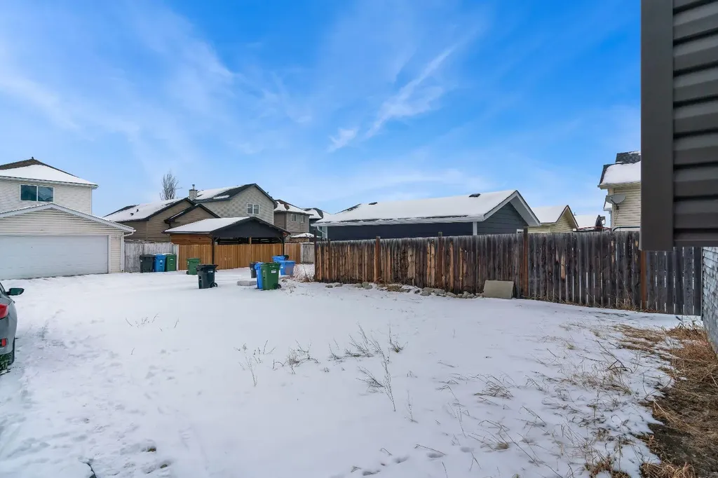 41 Saddlefield Drive NE Calgary AB T3J 4Z9