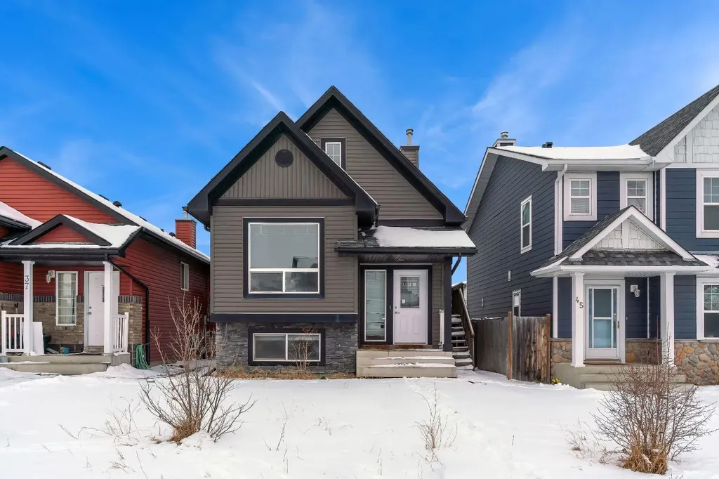 41 Saddlefield Drive NE Calgary AB T3J 4Z9