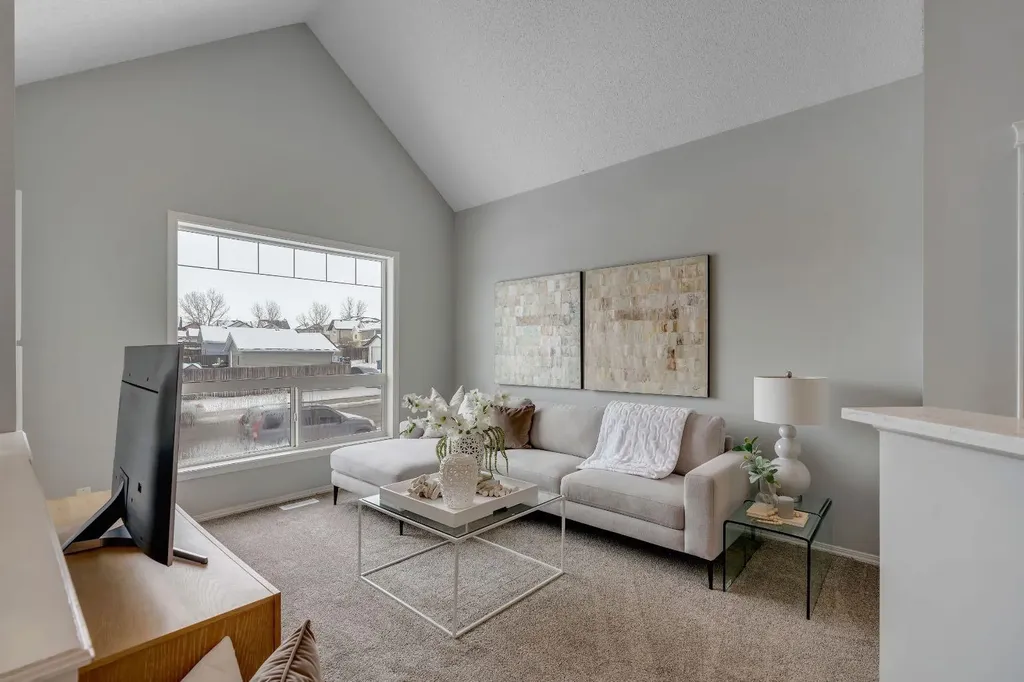 41 Saddlefield Drive NE Calgary AB T3J 4Z9