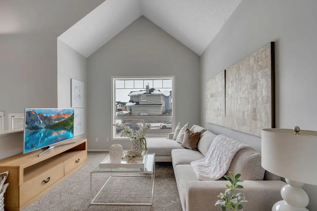 41 Saddlefield Drive NE Calgary AB T3J 4Z9