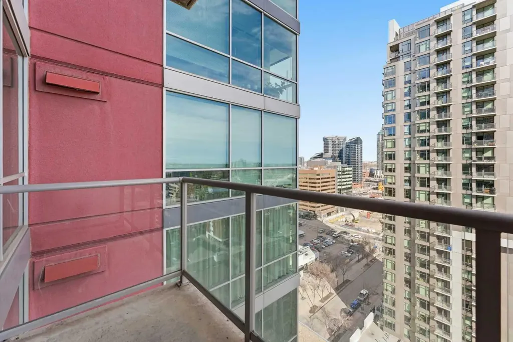 135 13 Avenue SW Calgary AB T2R 0W8