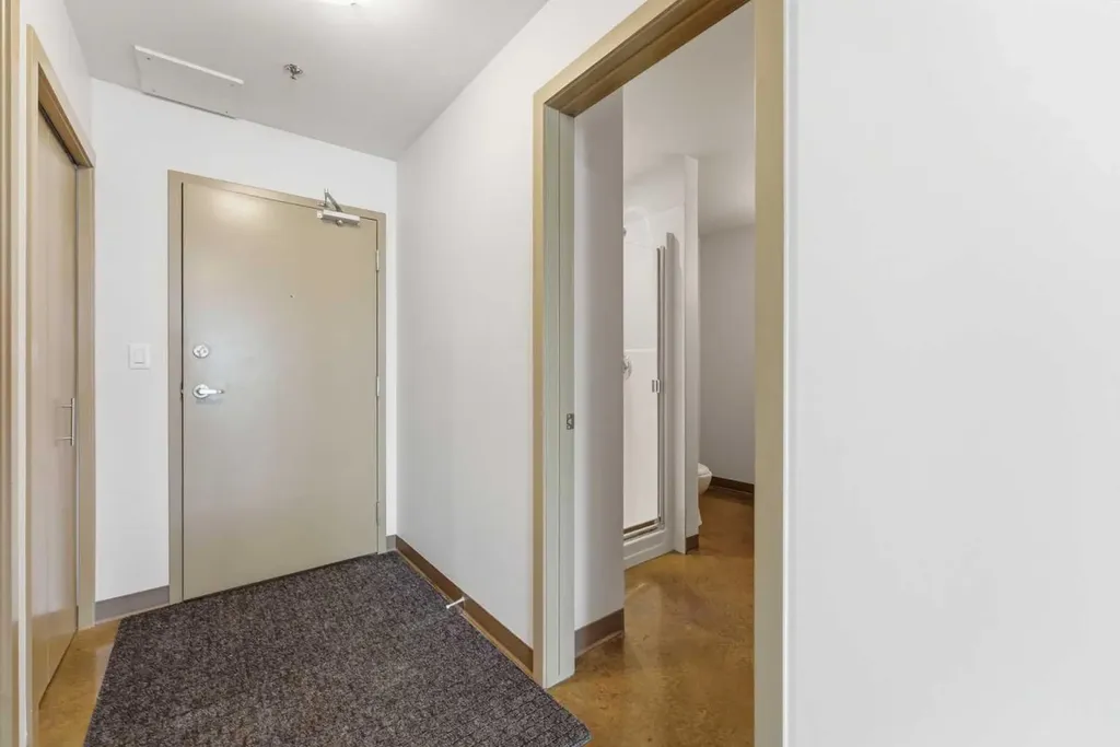 135 13 Avenue SW Calgary AB T2R 0W8