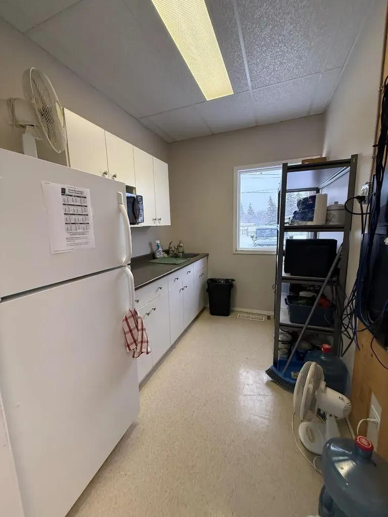 906 2 Avenue Beaverlodge AB T0H 0C0