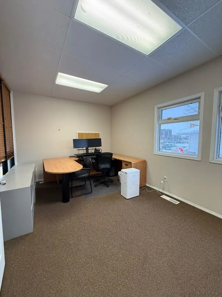 906 2 Avenue Beaverlodge AB T0H 0C0