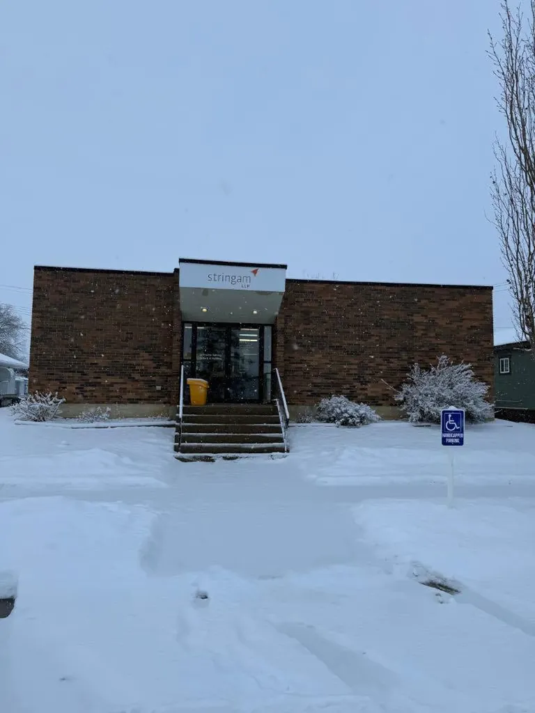 906 2 Avenue Beaverlodge AB T0H 0C0