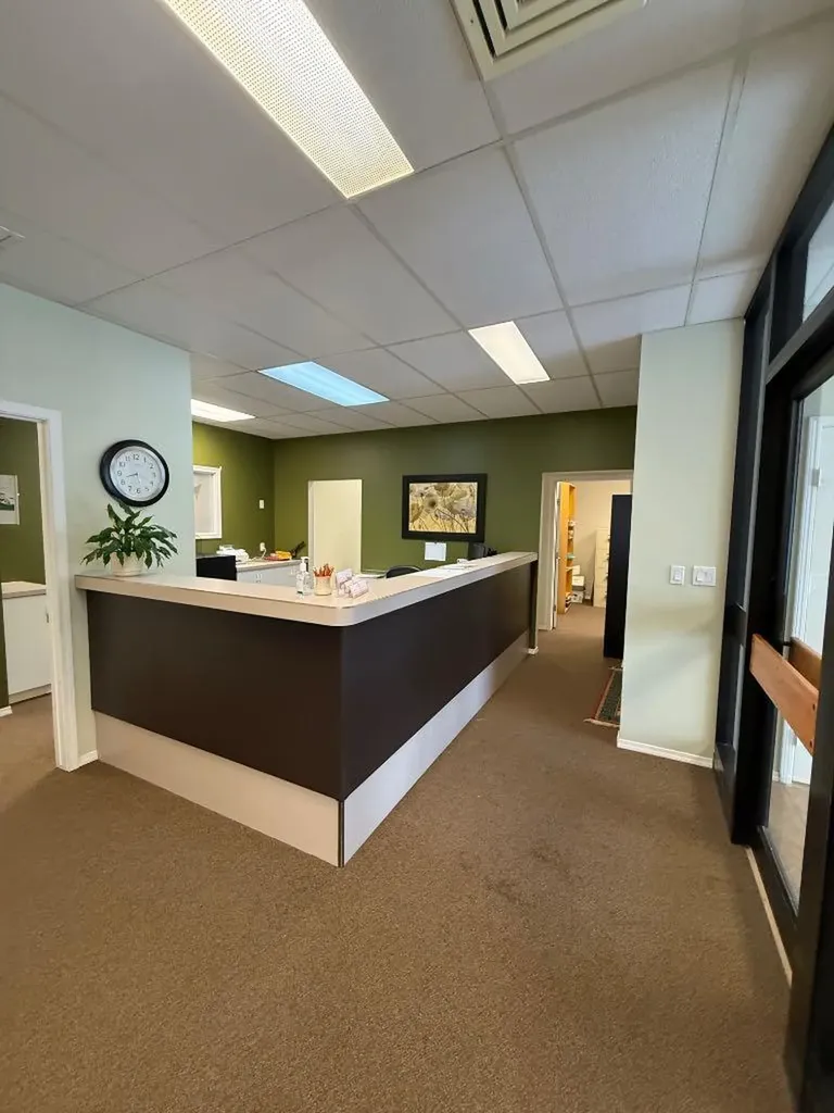 906 2 Avenue Beaverlodge AB T0H 0C0