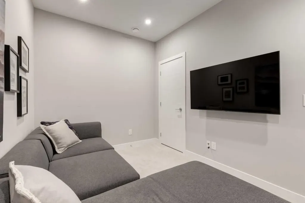 40 Timberline Way SW Calgary AB T3H0W3