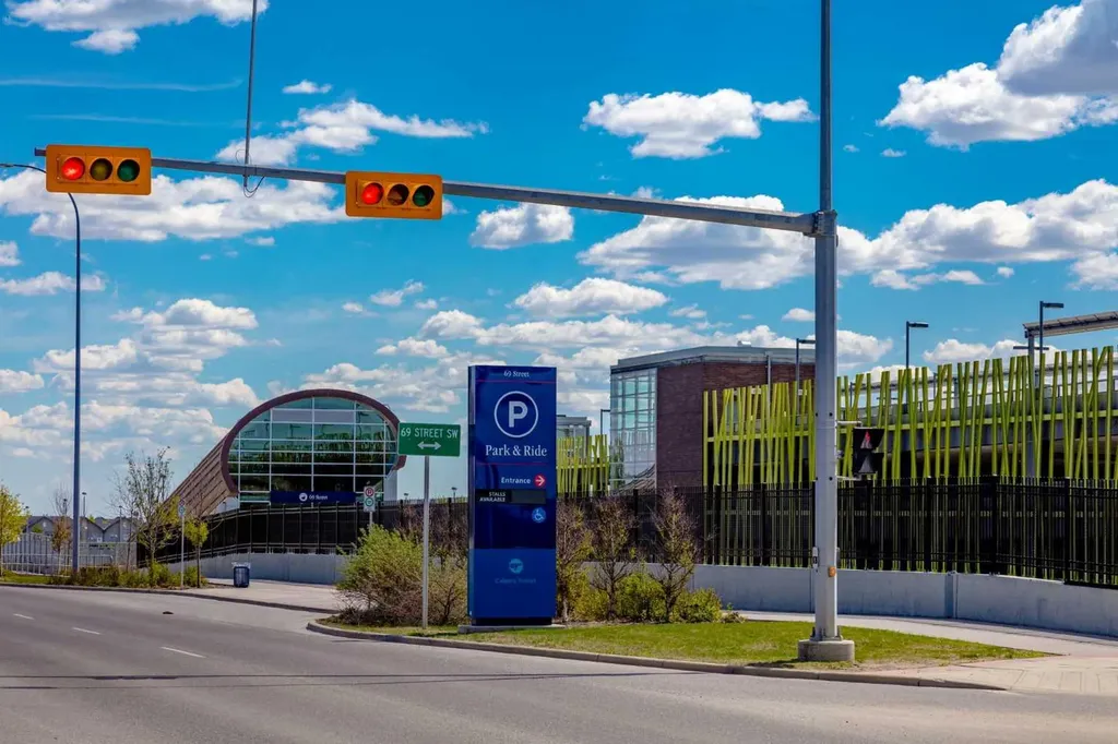 40 Timberline Way SW Calgary AB T3H0W3