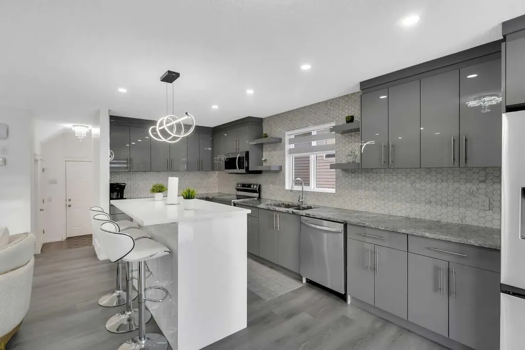 41 Royal Birch Terrace NW Calgary AB T3G 5N7