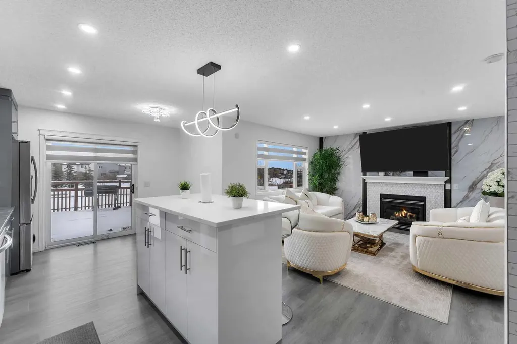 41 Royal Birch Terrace NW Calgary AB T3G 5N7