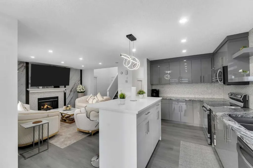 41 Royal Birch Terrace NW Calgary AB T3G 5N7