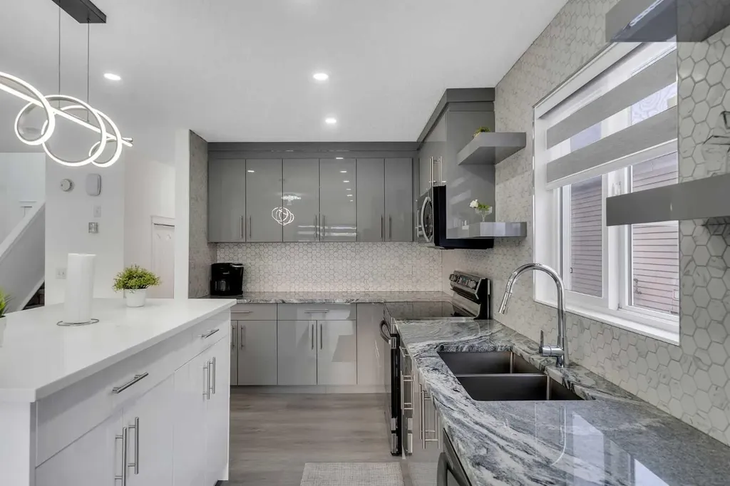 41 Royal Birch Terrace NW Calgary AB T3G 5N7