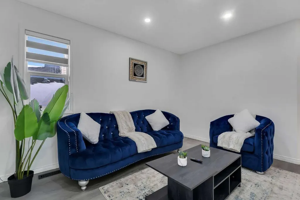 41 Royal Birch Terrace NW Calgary AB T3G 5N7