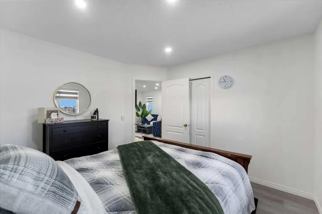 41 Royal Birch Terrace NW Calgary AB T3G 5N7