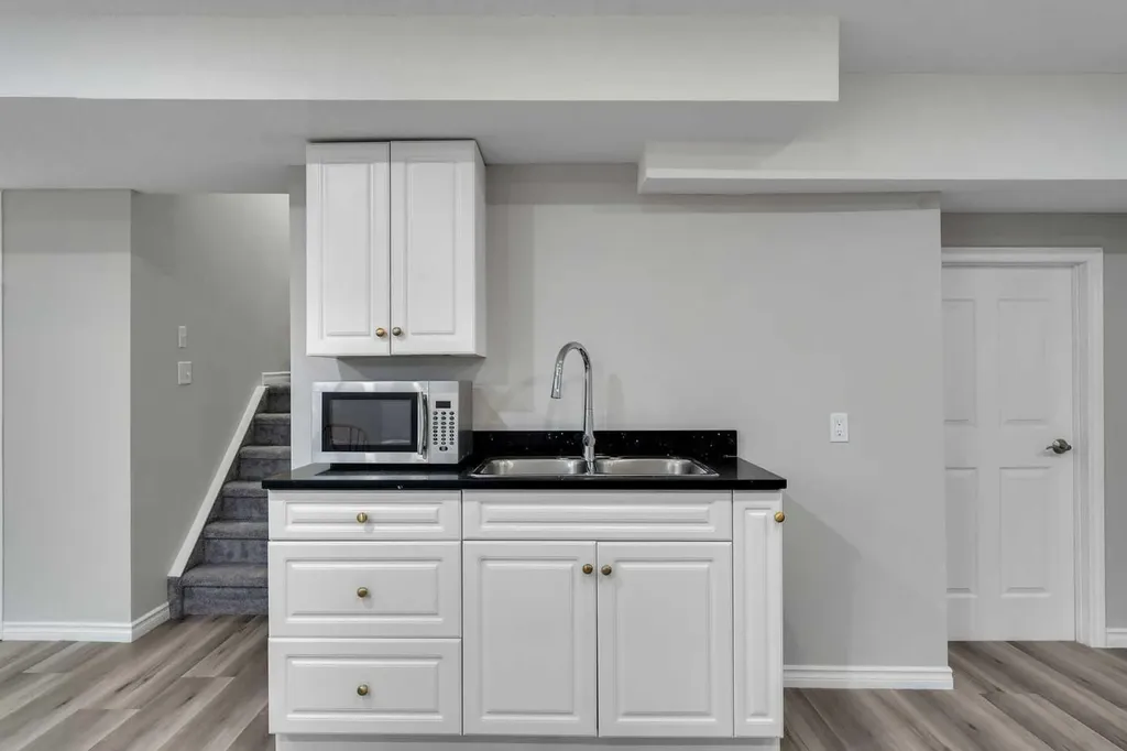 41 Royal Birch Terrace NW Calgary AB T3G 5N7