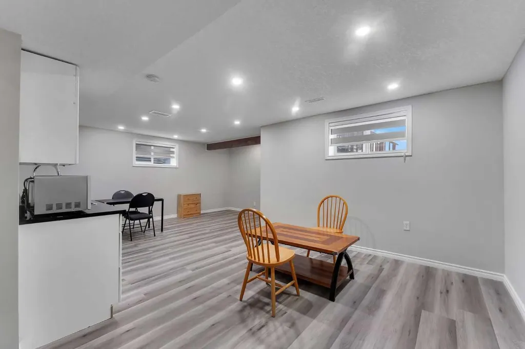 41 Royal Birch Terrace NW Calgary AB T3G 5N7