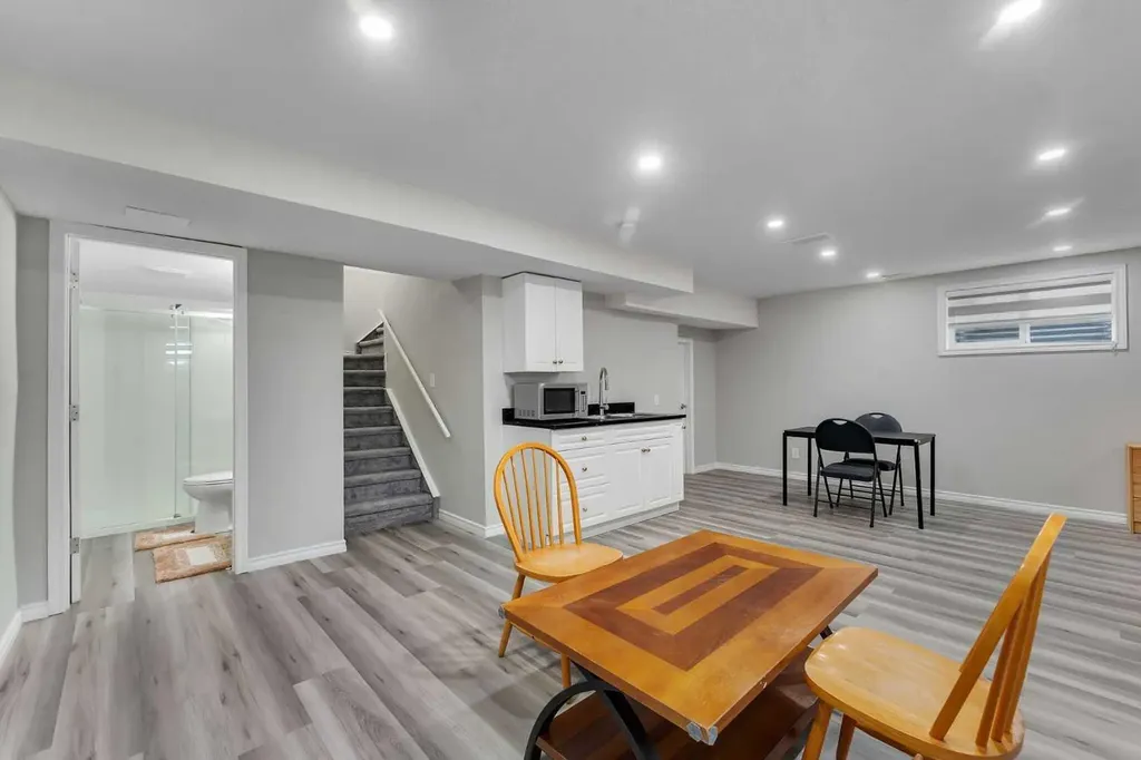41 Royal Birch Terrace NW Calgary AB T3G 5N7