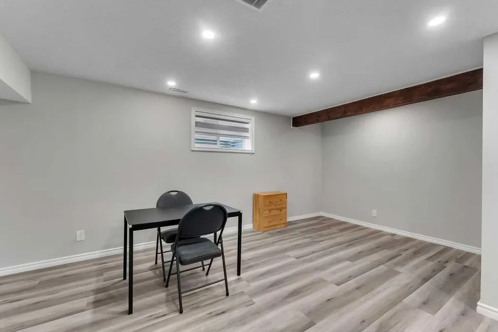 41 Royal Birch Terrace NW Calgary AB T3G 5N7
