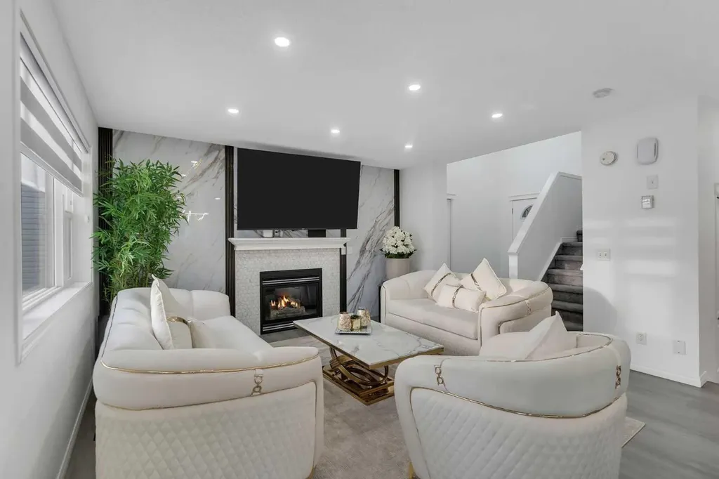 41 Royal Birch Terrace NW Calgary AB T3G 5N7