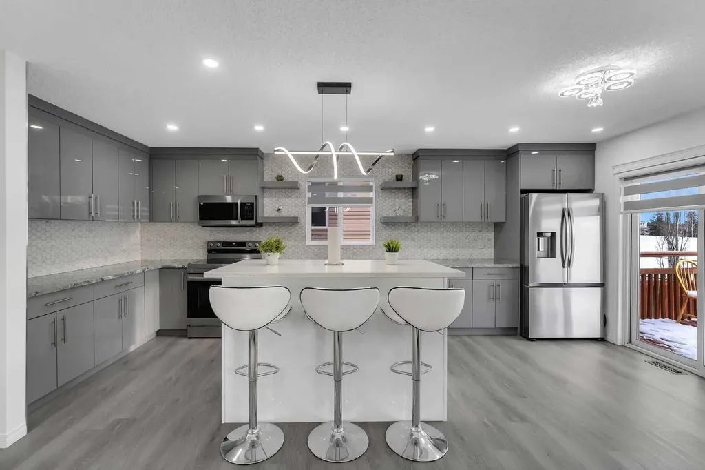 41 Royal Birch Terrace NW Calgary AB T3G 5N7