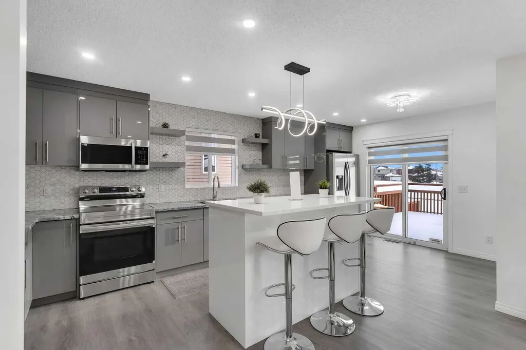 41 Royal Birch Terrace NW Calgary AB T3G 5N7