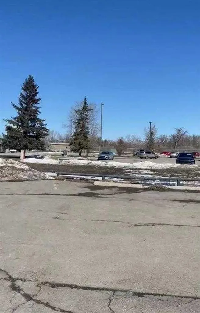 106 Centre Street SE High River AB T1V2B8