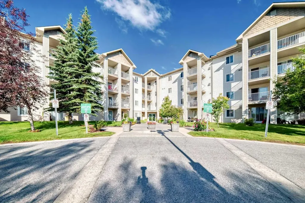1717 60 Street SE Calgary AB T2A 7Y7