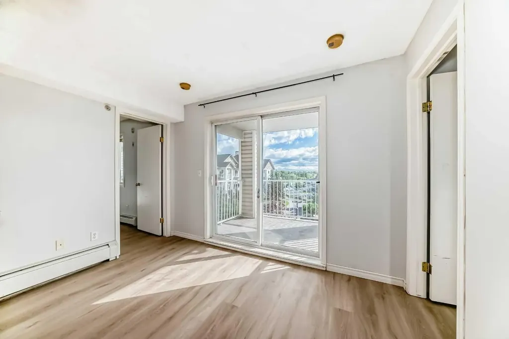 1717 60 Street SE Calgary AB T2A 7Y7