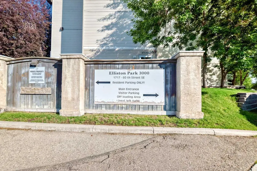 1717 60 Street SE Calgary AB T2A 7Y7