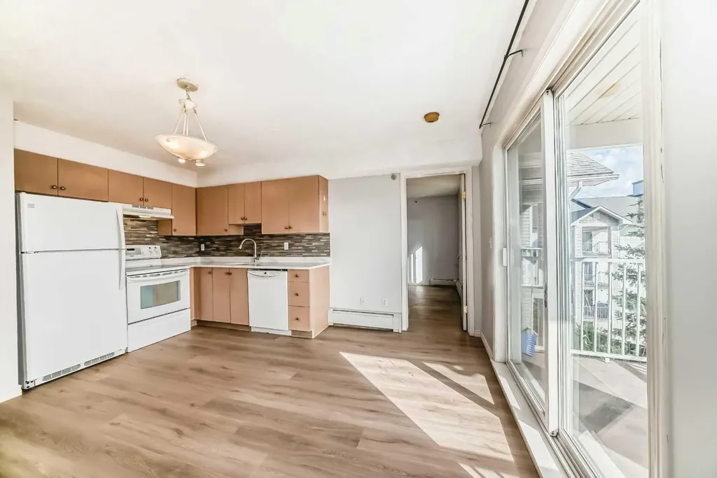 1717 60 Street SE Calgary AB T2A 7Y7