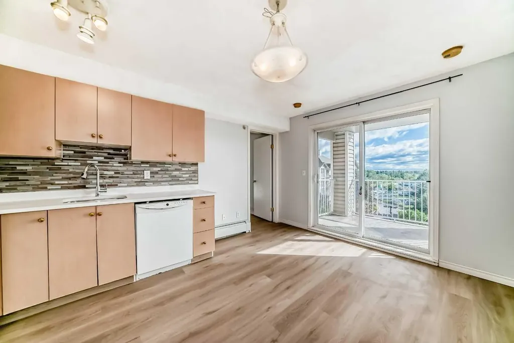 1717 60 Street SE Calgary AB T2A 7Y7
