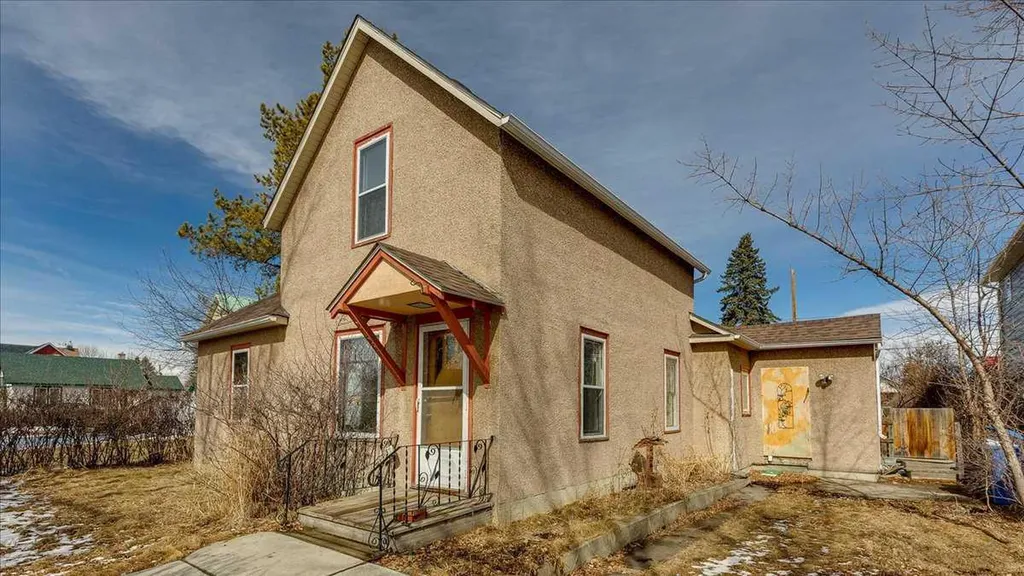 2122 23 Avenue Didsbury AB T0M 0W0