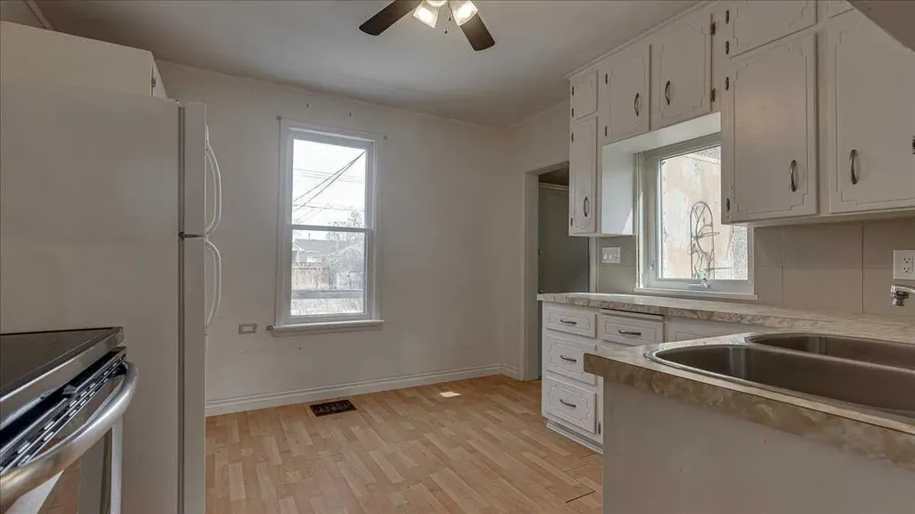2122 23 Avenue Didsbury AB T0M 0W0