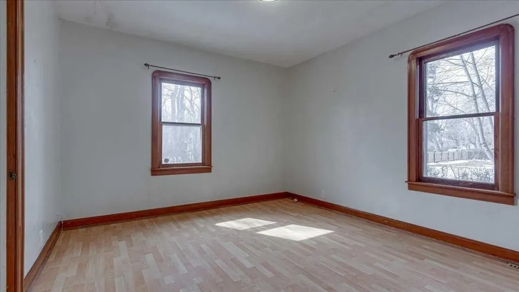 2122 23 Avenue Didsbury AB T0M 0W0