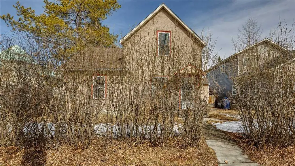 2122 23 Avenue Didsbury AB T0M 0W0
