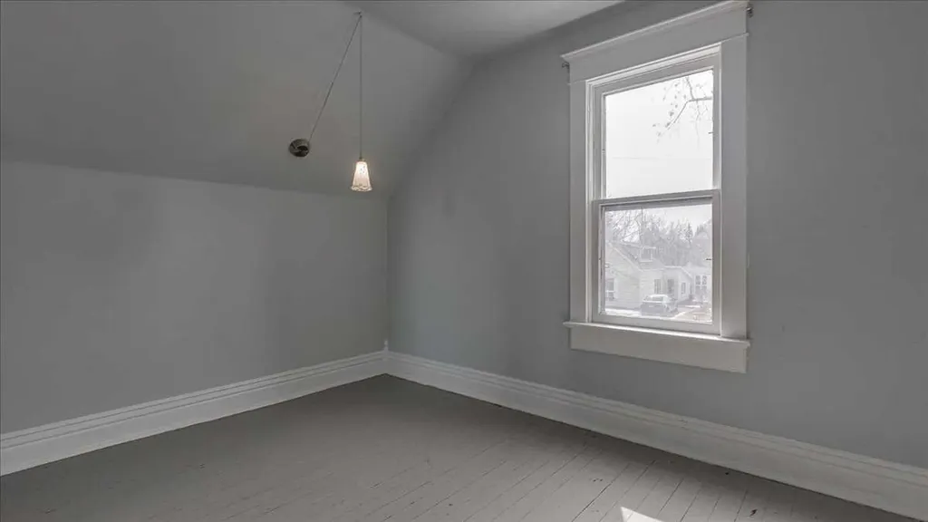 2122 23 Avenue Didsbury AB T0M 0W0
