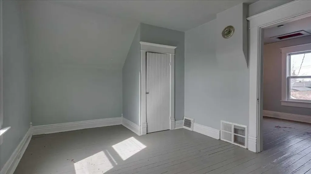 2122 23 Avenue Didsbury AB T0M 0W0