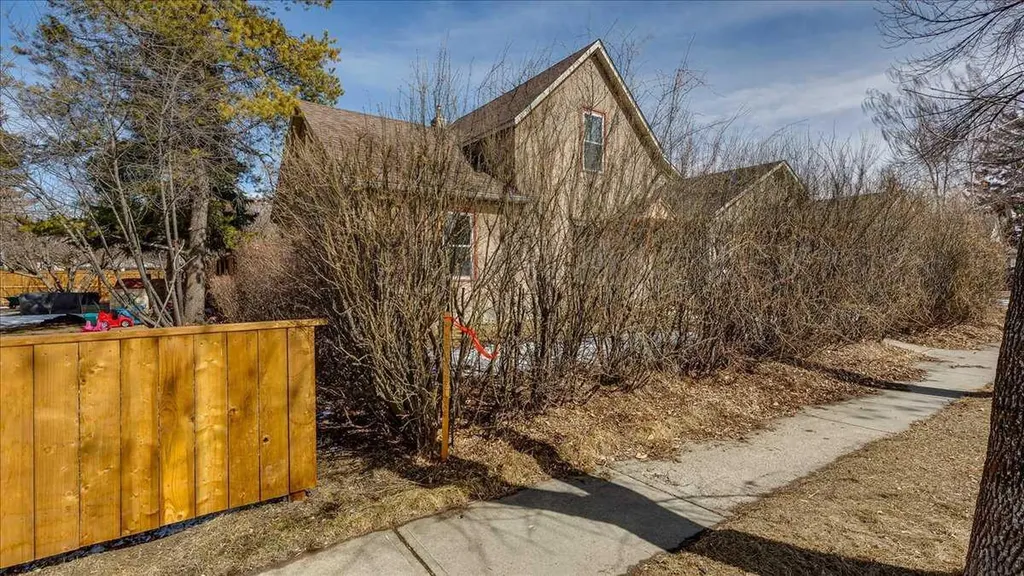 2122 23 Avenue Didsbury AB T0M 0W0