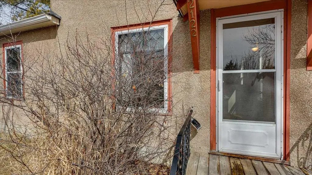2122 23 Avenue Didsbury AB T0M 0W0