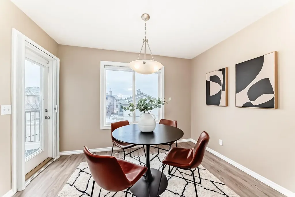47 Royal Crest Court NW Calgary AB T3G 5W3