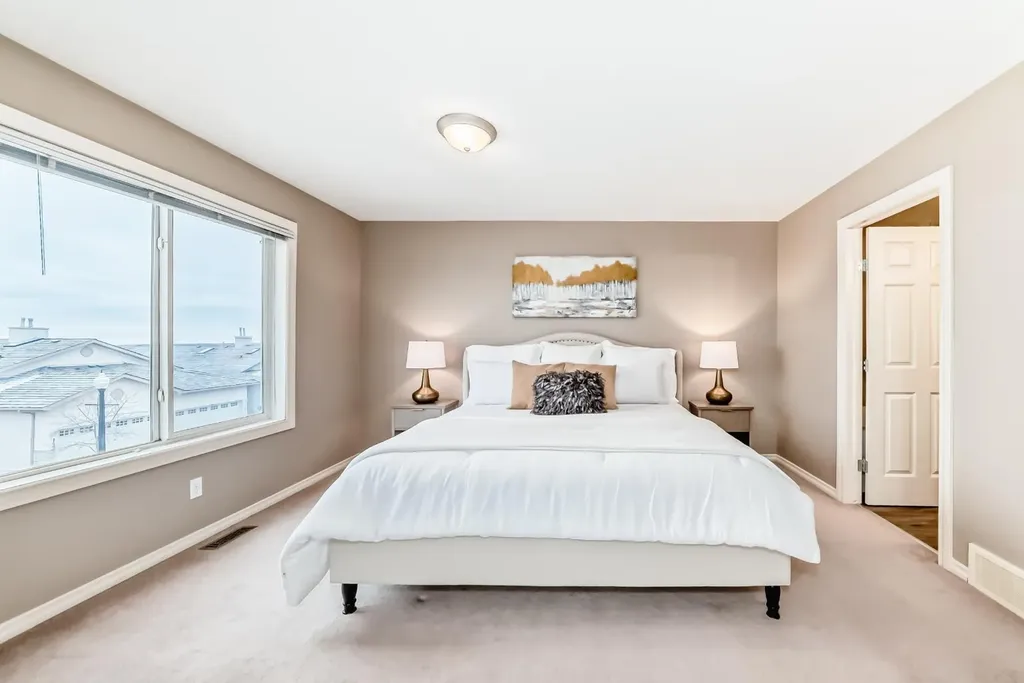 47 Royal Crest Court NW Calgary AB T3G 5W3