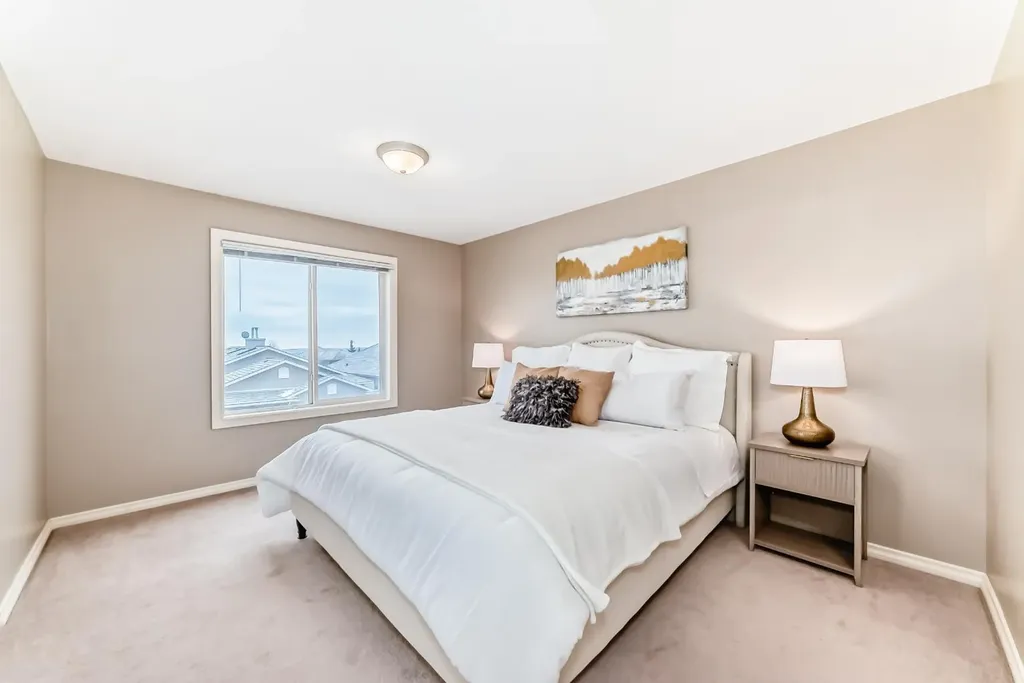47 Royal Crest Court NW Calgary AB T3G 5W3