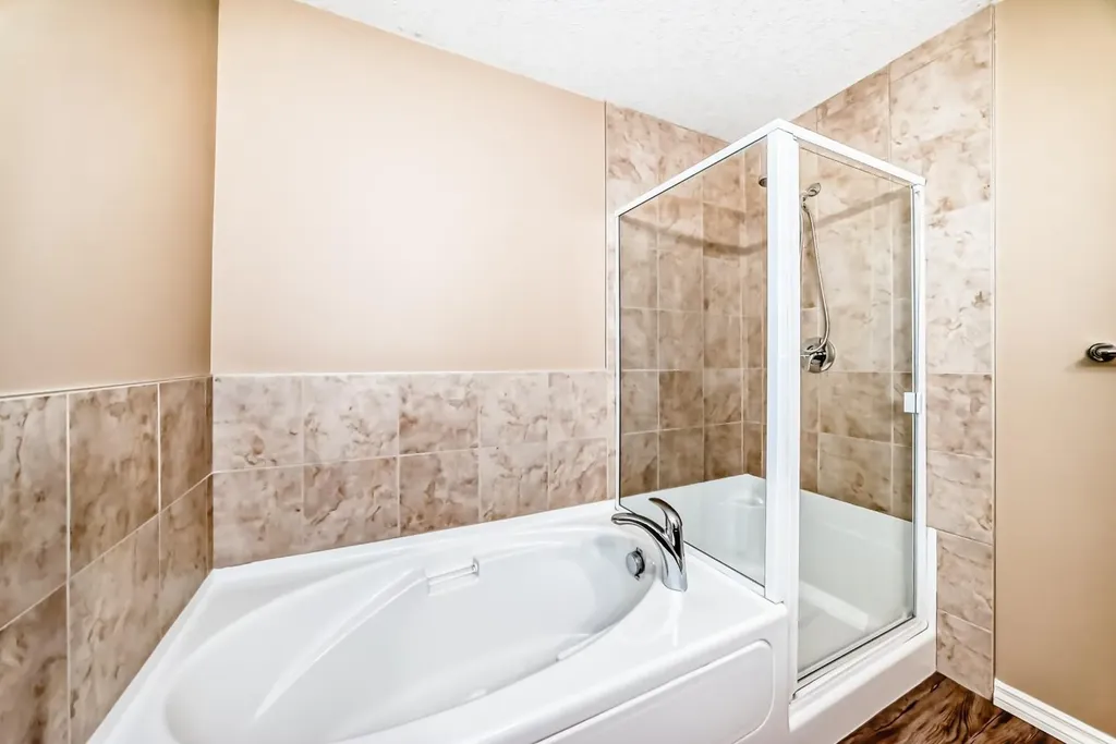 47 Royal Crest Court NW Calgary AB T3G 5W3