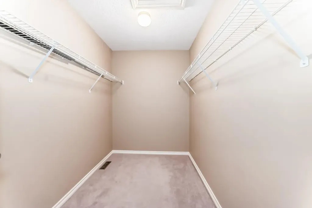 47 Royal Crest Court NW Calgary AB T3G 5W3