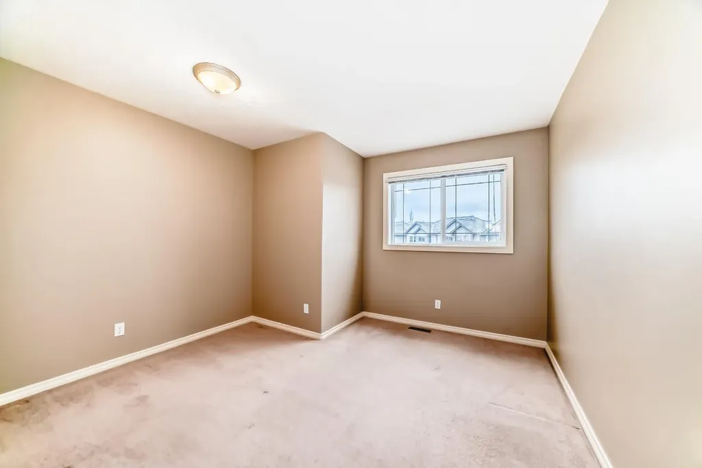 47 Royal Crest Court NW Calgary AB T3G 5W3