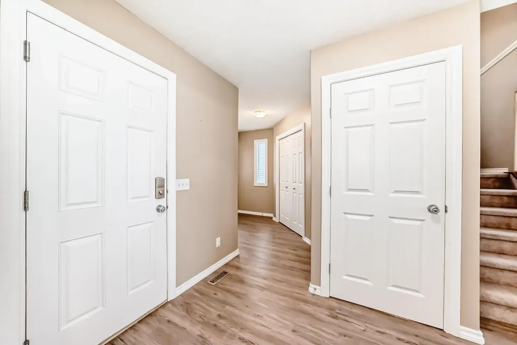 47 Royal Crest Court NW Calgary AB T3G 5W3